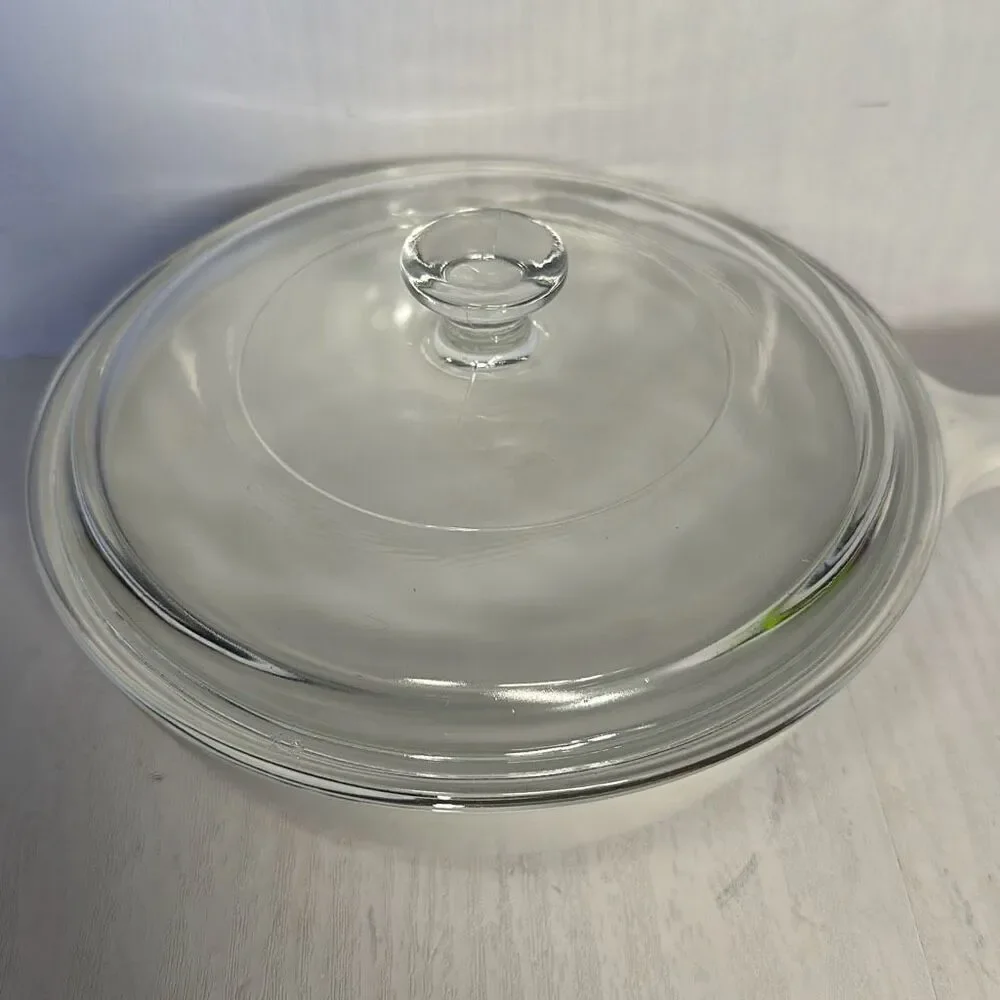 Vintage Corning Ware Plain White MW-83-B Browning Dish Pan with Lid‎ P83C Footed